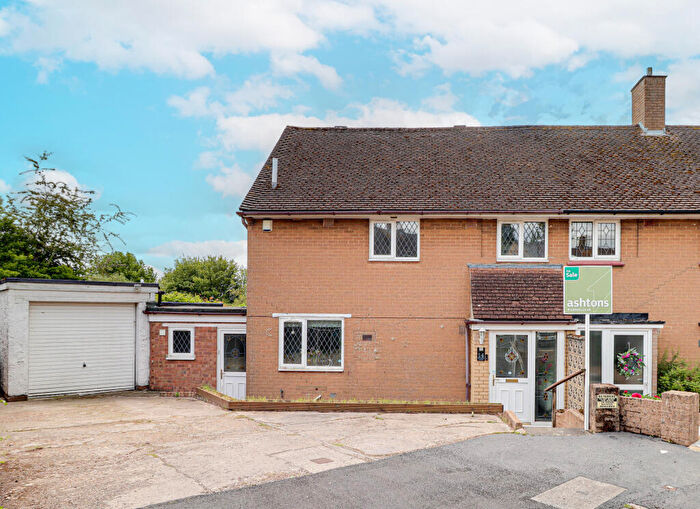 4 Bedroom Semi-Detached House For Sale In Fulmore Close, Batford, Harpenden, AL5