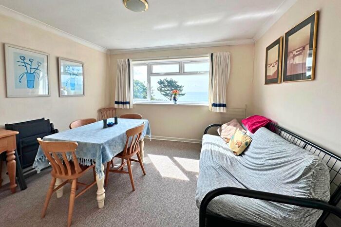 2 Bedroom Flat To Rent In Arundel Way, Highcliffe, Dorset., BH23