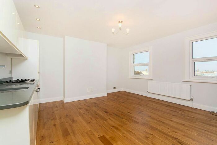 2 Bedroom Flat To Rent In Peckham High Street, Peckham, London, SE15