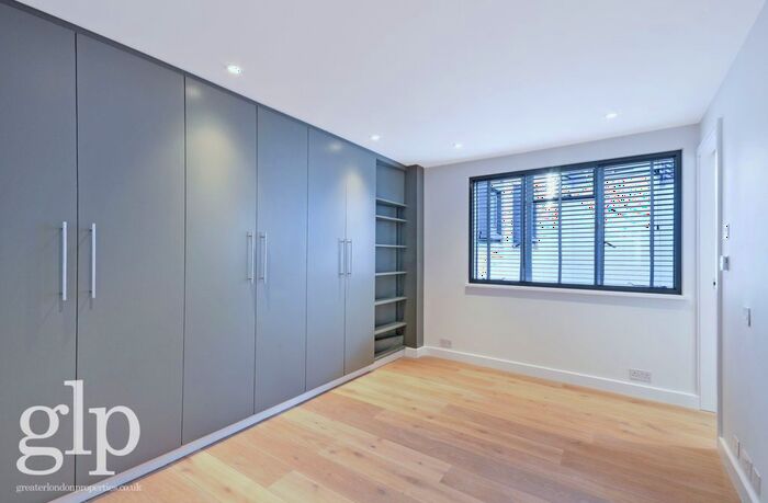 2 Bedroom Flat To Rent In Shelton Street, London, WC2H