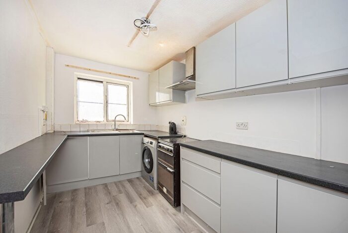 5 Bedroom Terraced House To Rent In Starling Walk, Hampton, TW12