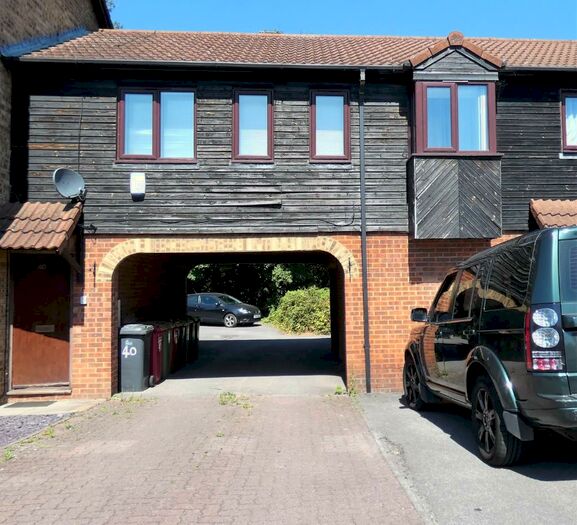 1 Bedroom Flat To Rent In Jellicoe Close, Slough, Berkshire, SL1