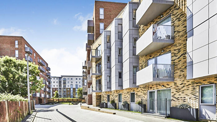 2 Bedroom Apartment For Sale In Iron House, Petersfield Avenue, Slough, SL2
