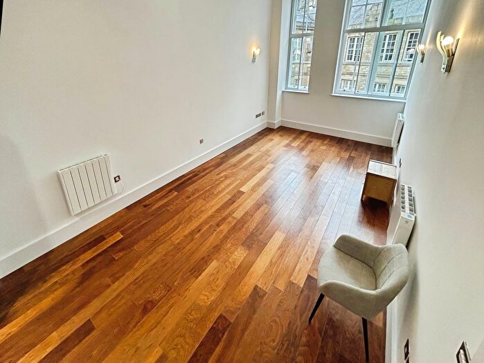 1 Bedroom Flat To Rent In Holly Street, Sheffield, South Yorkshire, S1