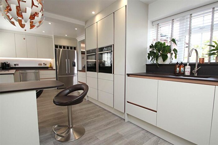 4 Bedroom Detached House For Sale In Blackbrook Park Avenue, Fareham, Hampshire, PO15