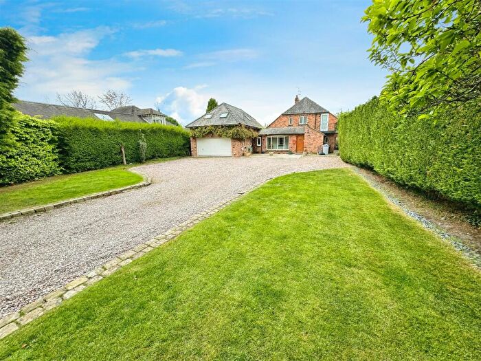 4 Bedroom Detached House For Sale In Fulshaw Avenue, Wilmslow, SK9