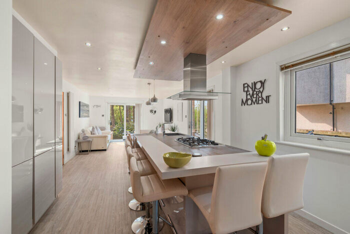 4 Bedroom Detached House For Sale In Hazyview, DD7