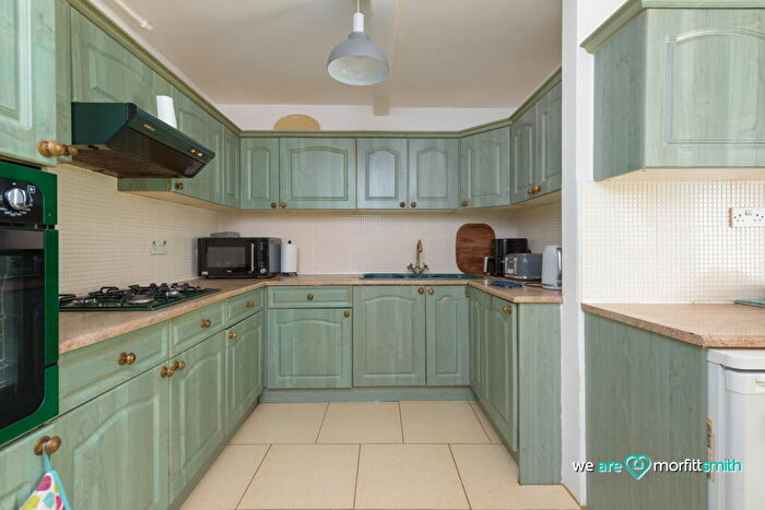 3 Bedroom End Of Terrace House For Sale In Middlewood Road North, Oughtibridge, S35
