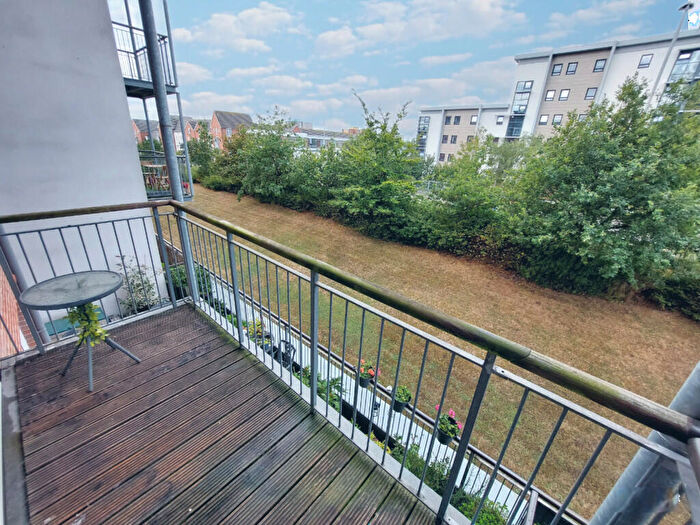 1 Bedroom Apartment For Sale In Avenel Way, Poole, BH15