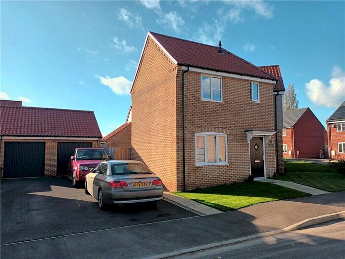 3 Bedroom Semi-Detached House For Sale In Balmoral Way, Holbeach, Spalding, PE12