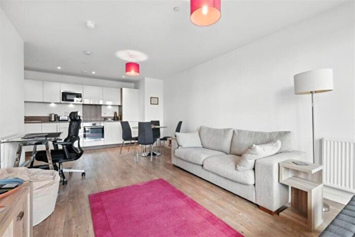 2 Bedroom Apartment To Rent In Waterside Heights, Newham, E16