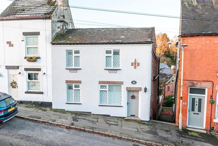 3 Bedroom Semi-Detached House For Sale In Hillside, Castle Donington, Derby, DE74