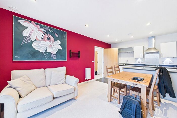 2 Bedroom Flat To Rent In Deveron Drive, Reading, Berkshire, RG30