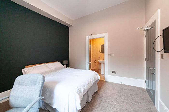 6 Bedroom Apartment To Rent In St. James House, - Portland Terrace, NE2