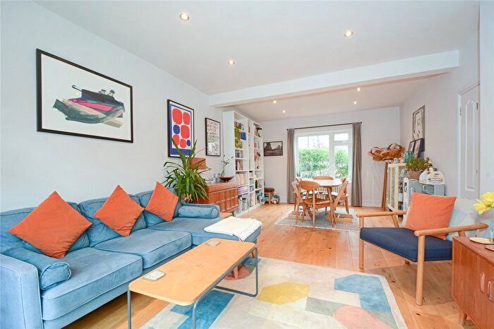 3 Bedroom End Terrace House For Sale In Epsom Road, Leyton, London, E10