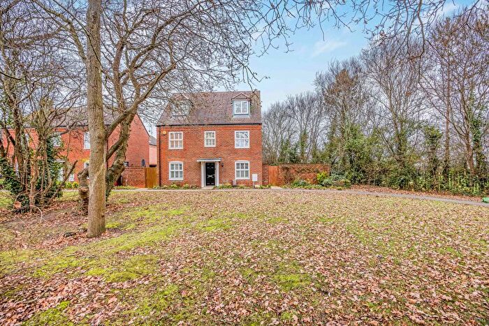 5 Bedroom Detached House For Sale In Baileys Way, Hambrook, PO18