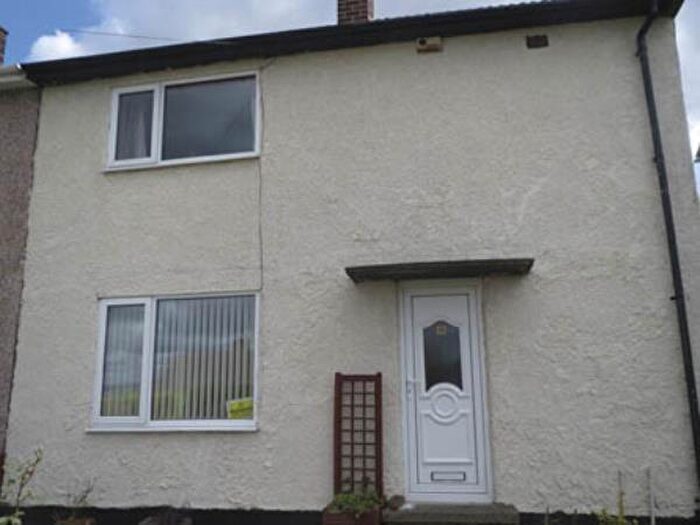 3 Bedroom Semi-Detached House For Sale In Springfield Crescent, S44