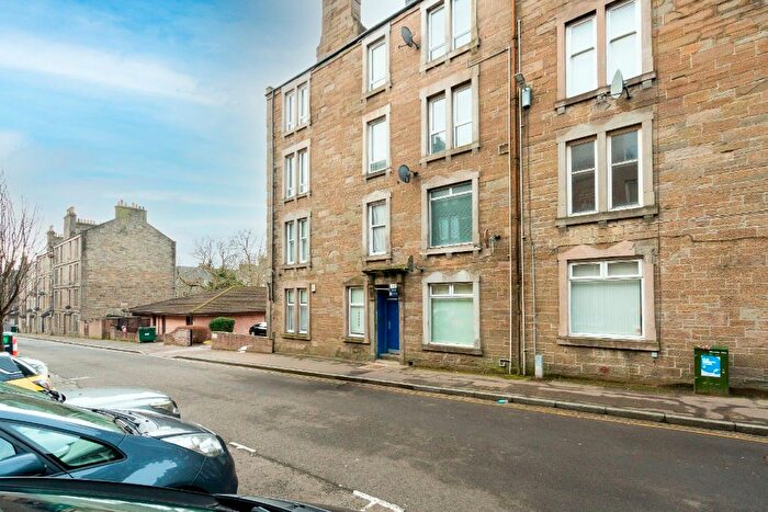 1 Bedroom Flat To Rent In Baldovan Terrace, Stobswell, Dundee, DD4