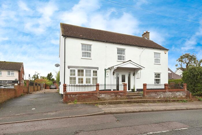 5 Bedroom Detached House For Sale In Station Road, Lower Stondon, Henlow, Bedfordshire, SG16