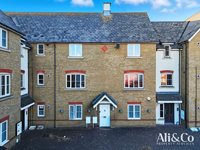 2 Bedroom Flat For Sale In San Marcos Drive, Chafford Hundred, Grays, RM16