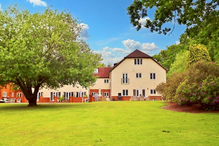 2 Bedroom Flat To Rent In Heath House Road, Woking, Surrey, GU22