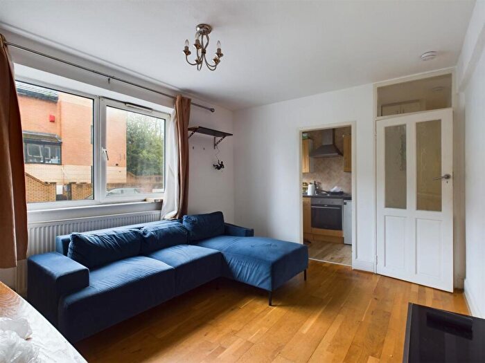 1 Bedroom Apartment To Rent In Menotti Street, Bethnal Green, E2