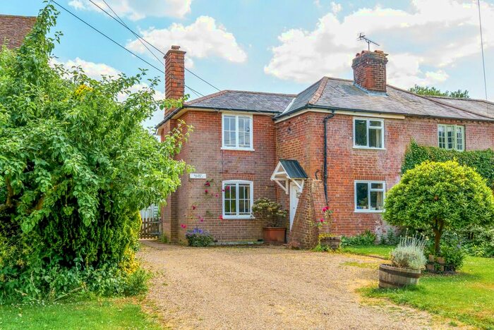 3 Bedroom Semi-Detached House For Sale In Shoppe Hill, Dunsfold, GU8