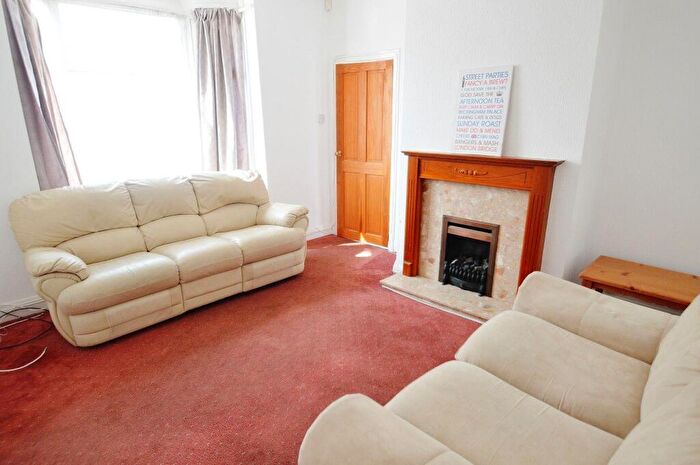 6 Bedroom House To Rent In Milner Road, Birmingham, West Midlands, B29