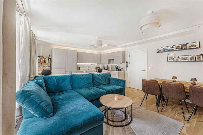 2 Bedroom Flat To Rent In Bridgestone House, Bermondsey, SE16