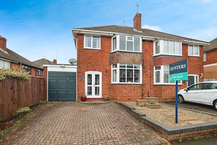 3 Bedroom Semi Detached House For Sale In Wallows Wood, The Straits, DY3