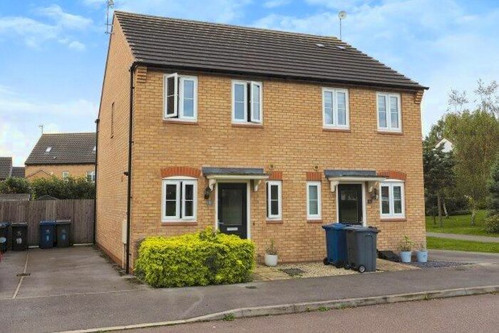 2 Bedroom Property To Rent In Battle Close, Nottingham, NG13