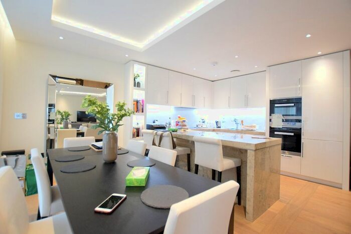 2 Bedroom Flat To Rent In Temple House, Arundel Street, WC2R