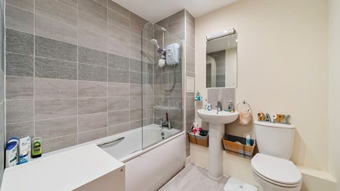 2 Bedroom Flat For Sale In Old Trafford, Manchester, M15