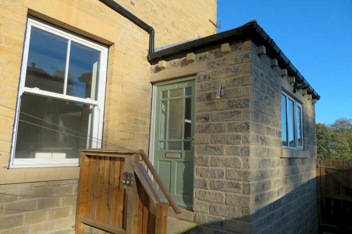 2 Bedroom End Of Terrace House To Rent In Tofts Grove, Brighouse, HD6