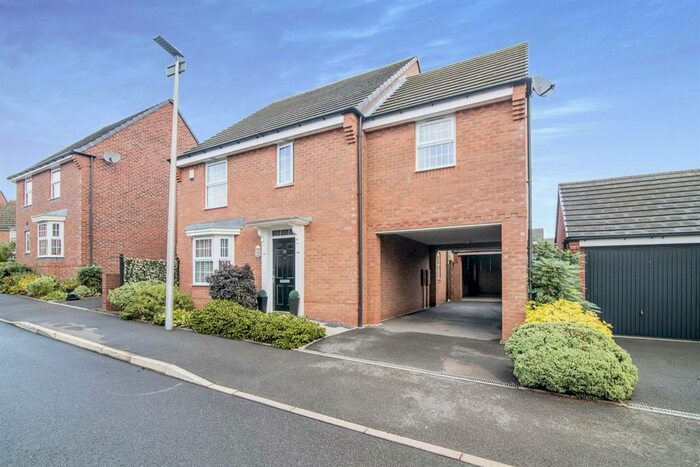 4 Bedroom House To Rent In Bassett Crescent, West Bromwich, B71