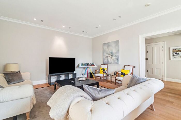 3 Bedroom Terraced House To Rent In Holland Park, Holland Park, W11
