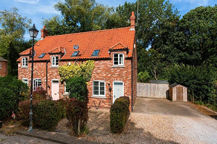 2 Bedroom End Of Terrace House For Sale In Waterdale Park, Huntington Road, York, North Yorkshire, YO31