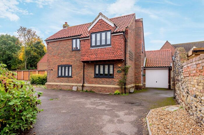 3 Bedroom Detached House For Sale In Sandwich, CT13