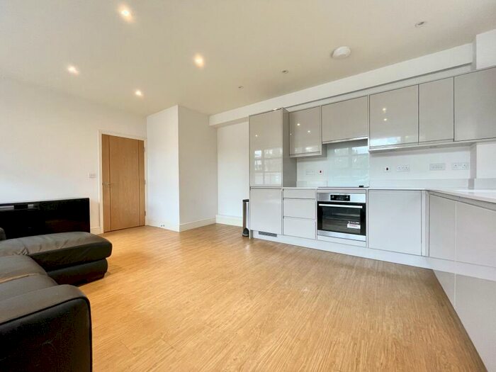 1 Bedroom Flat To Rent In Cress View Drive, Petts Wood, BR5