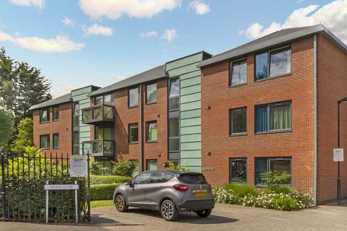 2 Bedroom Flat To Rent In Union Lane, Isleworth, TW7