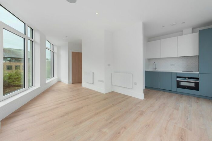 1 Bedroom Flat To Rent In Pyrcroft Road, Chertsey, KT16