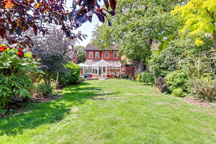 4 Bedroom Detached House For Sale In * Sea And Park Views * Chalkwell Avenue, Westcliff-On-Sea, SS0