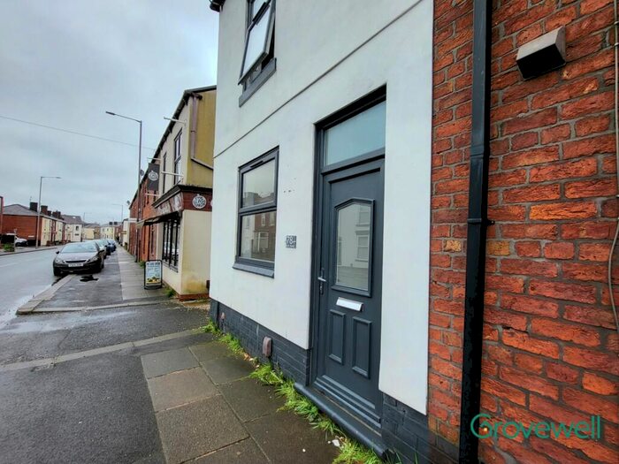 3 Bedroom Flat To Rent In Church Street, Westhoughton, Bolton, BL5