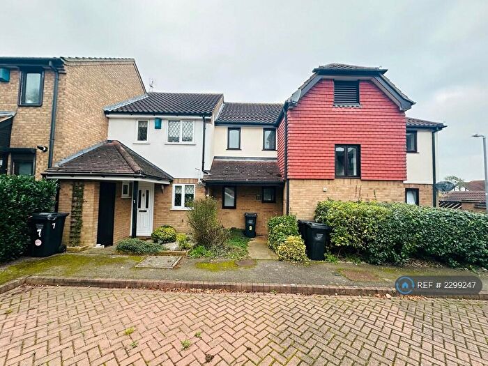1 Bedroom Flat To Rent In Robinia Close, Laindon, Basildon, SS15
