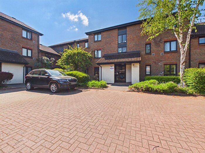 1 Bedroom Flat To Rent In Braybourne Drive, Isleworth, TW7