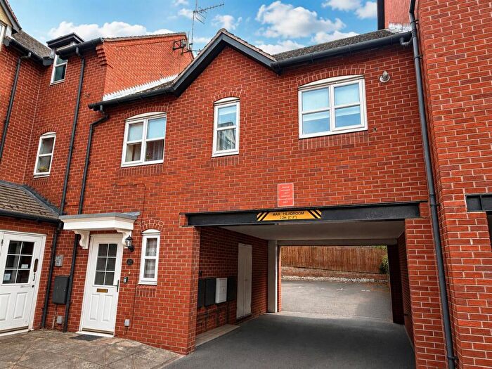 1 Bedroom Coach House For Sale In Bardswell Court, Stratford-upon-Avon, CV37