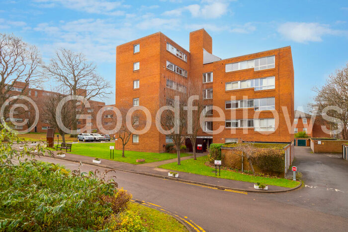 2 Bedroom Apartment To Rent In Homefield Park, Sutton, Surrey, SM1