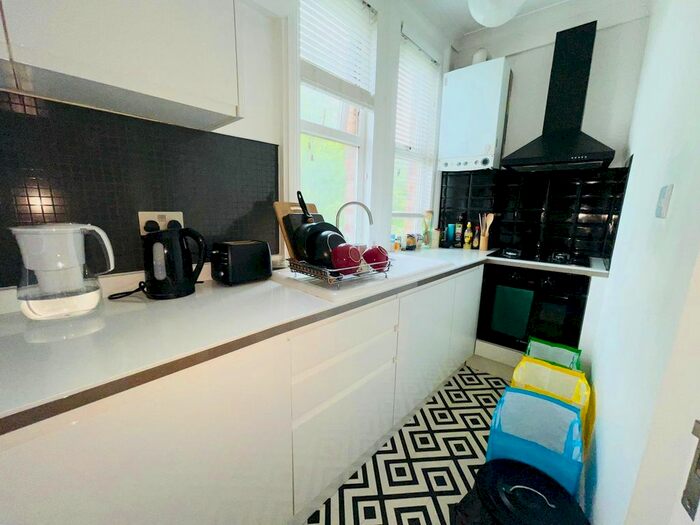 2 Bedroom Flat To Rent In Anerley Road, London, SE20
