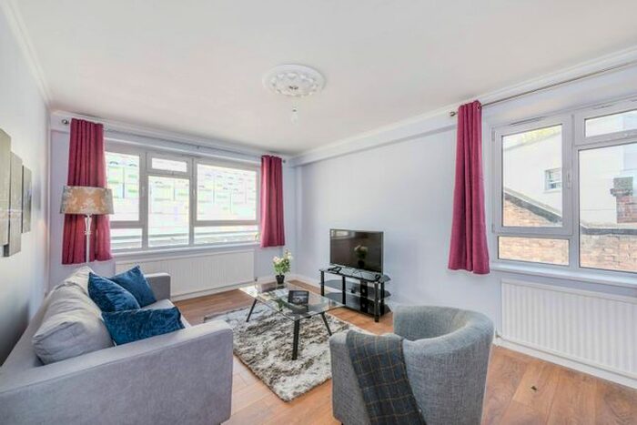 3 Bedroom Flat To Rent In Chapel Street, Marylebone, London, NW1