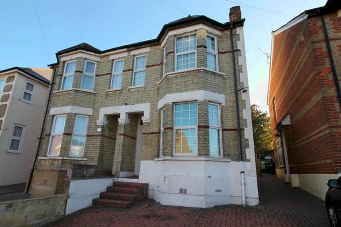 4 Bedroom Semi-Detached House To Rent In Roberts Road, High Wycombe, HP13